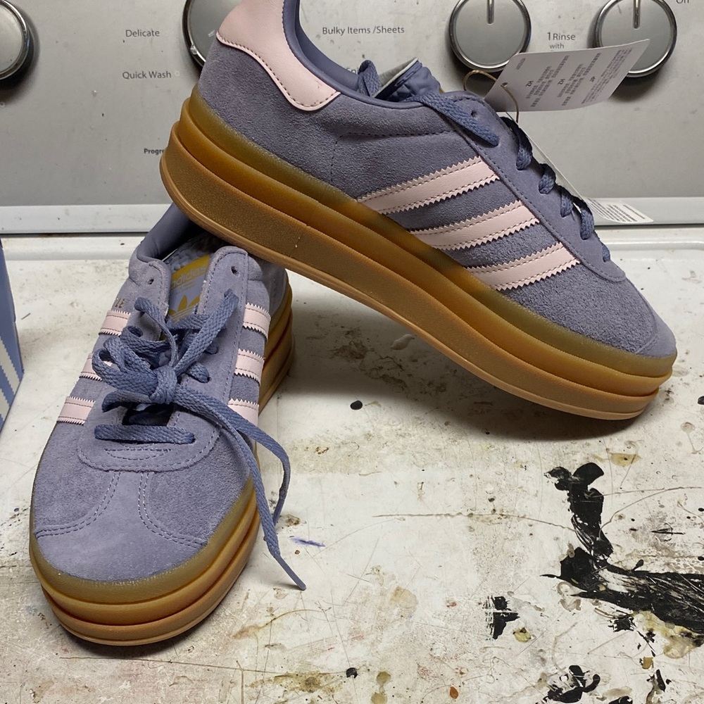 Adidas Mens baby blue Suede and Light Pink Sneakers